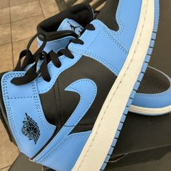 AIR JORDAN 1 MID Size 6Y