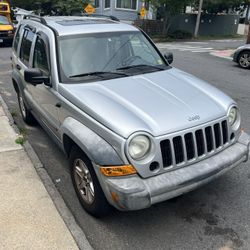 2005 Jeep Liberty Sport! Silver 4 Door