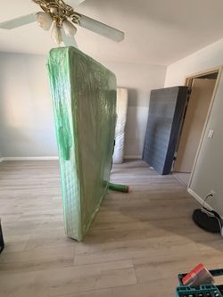 Selling Twin Bed Set: Mattress + Base Box