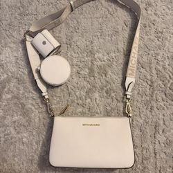 Micheal Kors Cross Body Handbag 