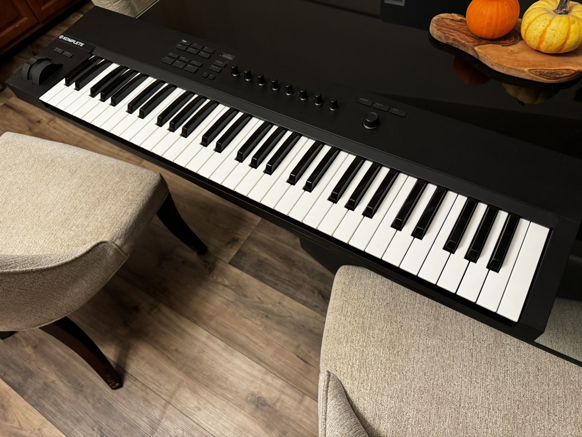 Native Instruments Komplete Control A61 MIDI Keyboard