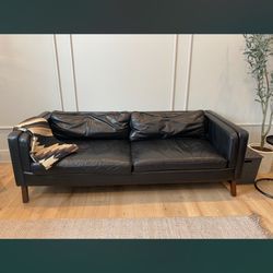 Pottery Barn Jake Leather Sofa – Black – Gently Used