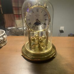 Seth Thomas Splendor Quartz Dome Clock. 