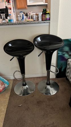 2 black bar stools