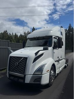 2020 Volvo VNL760 D13 I Shift Semi Truck Low Miles