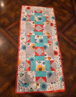 Quilt Table Runner, 31" x 13", Home made, New