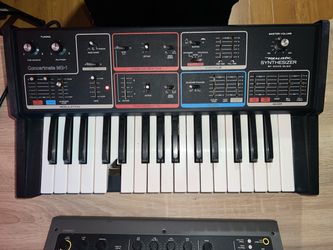 Moog Realistic Concertmate MG-1 Synthesizer by