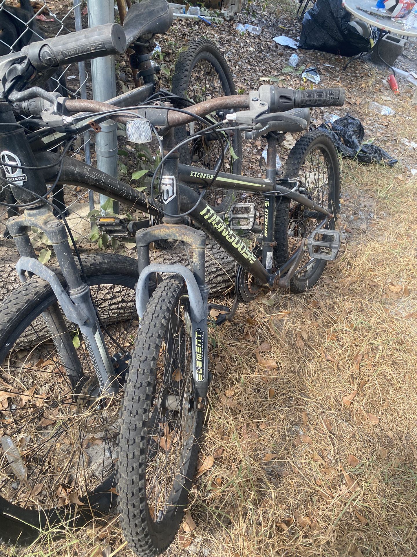 Shorter Excursion Mongoose & Taller Sidewinder Schwann Bikes