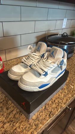Jordan 4s retro military blue (2012)
