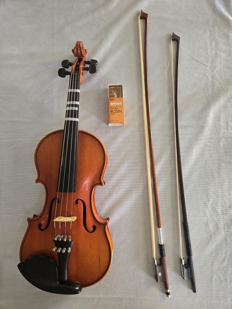 3/4 Size Violin Hauer-Young 1153H with case and bows