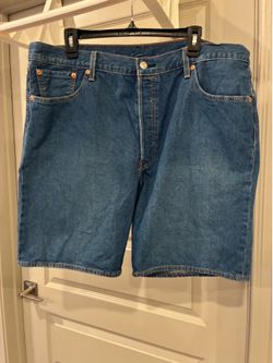 Levi’s 501 Men’s Shorts- Size 40