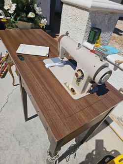 Singer Sewing  Machine