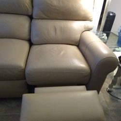 Leader Recliner Couch
