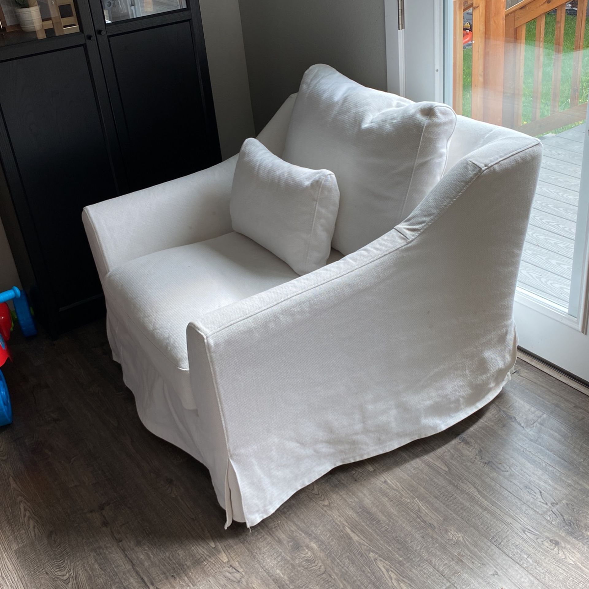 IKEA Farlov Oversize White Discontinued Accent Chair