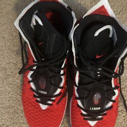 Like New Lebron 11’s