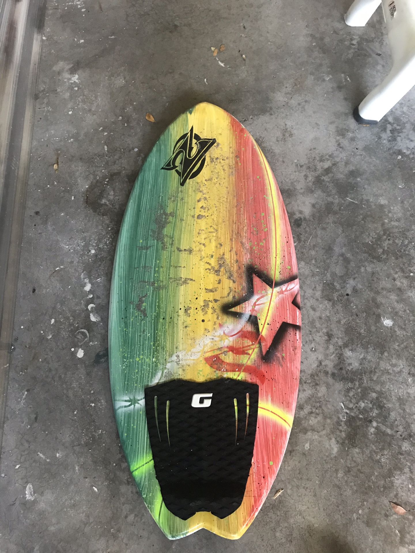 Zap Fishtail Rasta Skimboard with Traction Pad