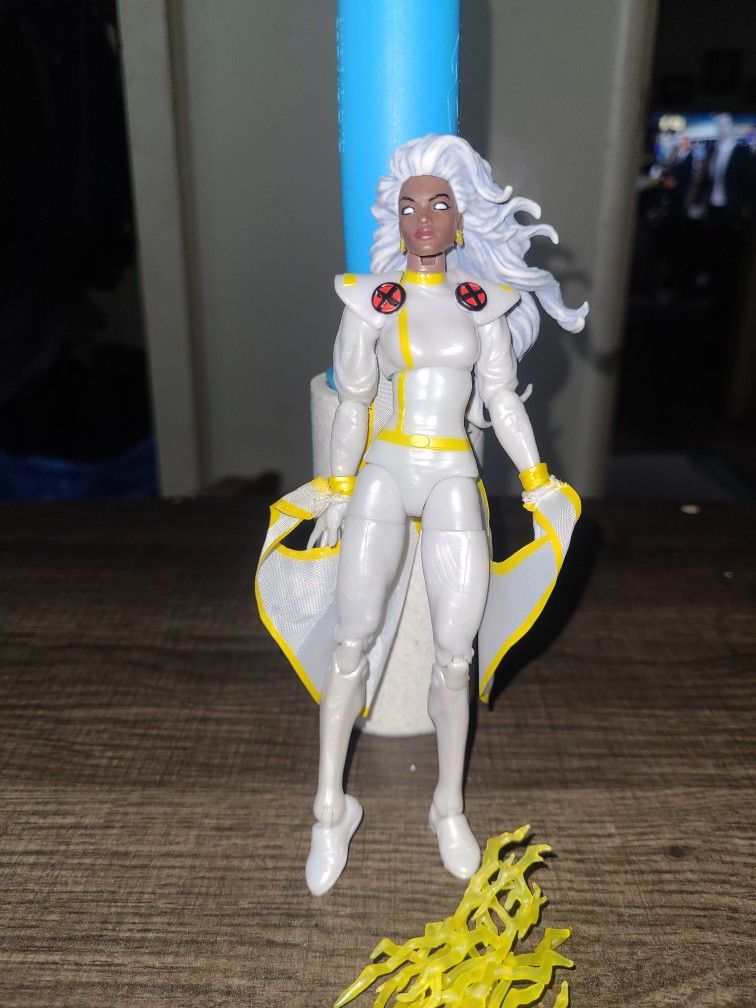 Marvel Legends Storm White Suit X-Men Retro 6" Action Figure Hasbro