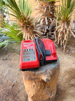 Milwaukee Battery Charger