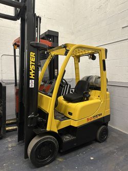 Forklift Hyster 5000lb Side-shift Triple Tower Ready To Work