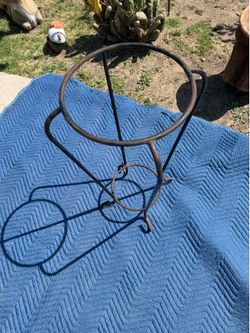 Beautiful Sturdy Metal Plant Stand