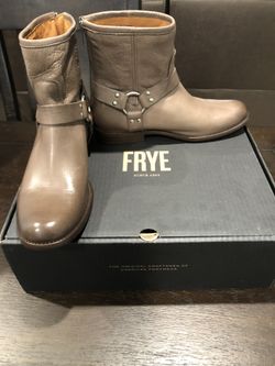 Frye Phillip Harness Short Boots in Grey Size 9