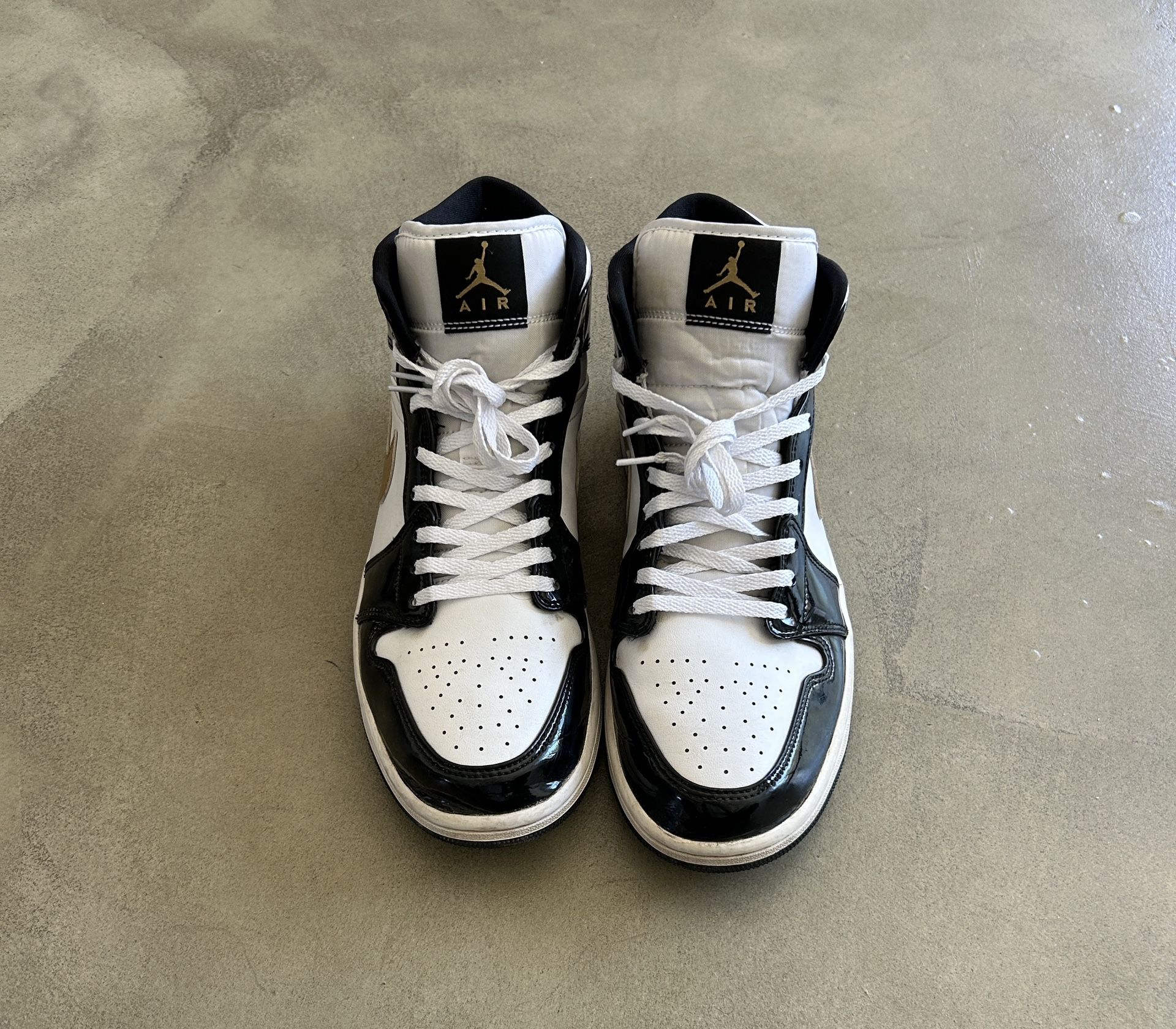 2019 Air Jordan 1 Mid Patent SE 