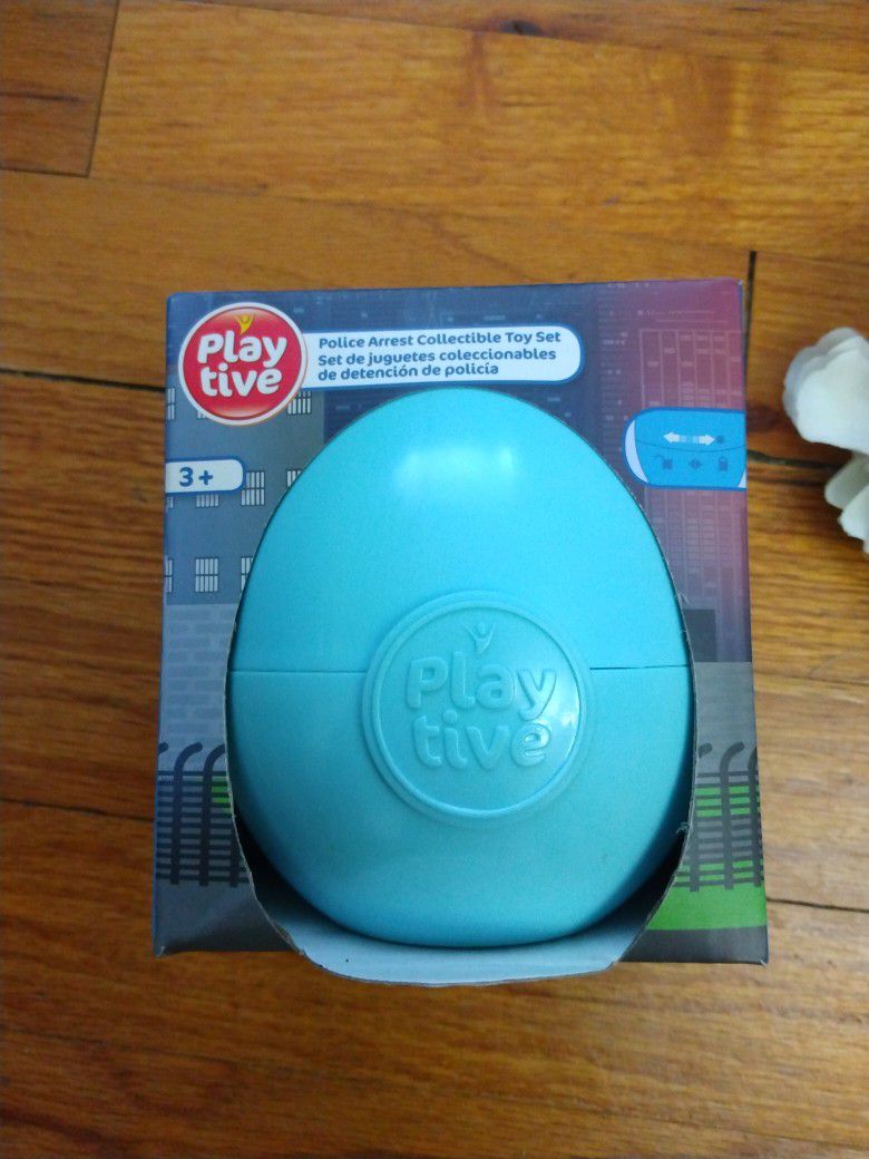 NIB Play Tive Police Arrest Collectible Toy Set Egg