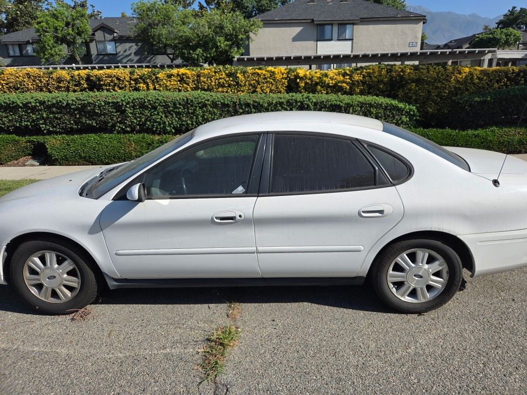 Ford Taurus