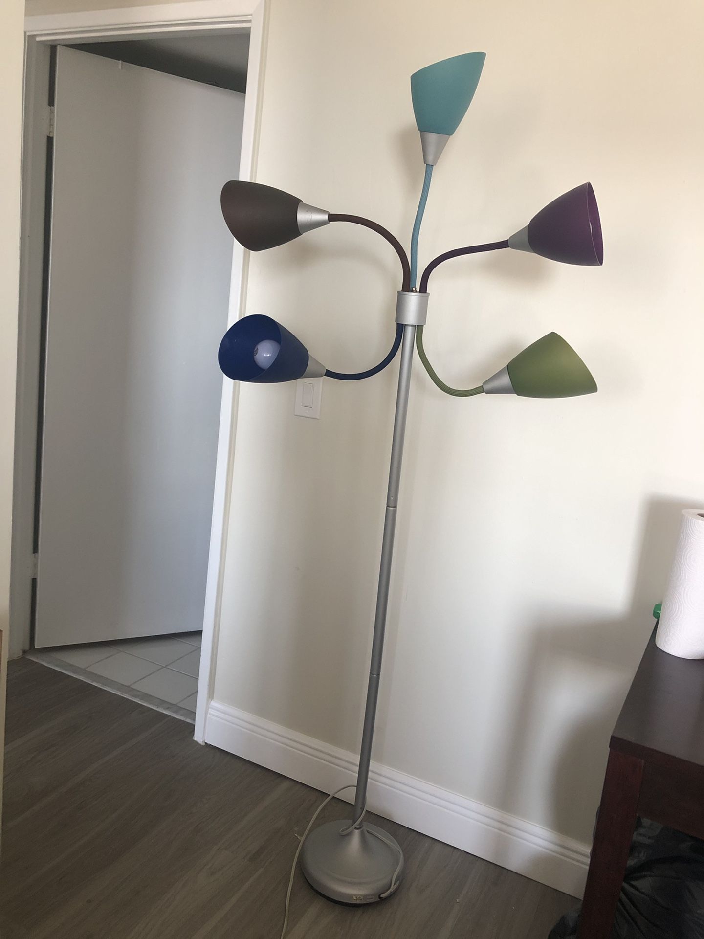 Floor lamp