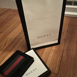 Marbs Pajares - 's newest GUCCI magsafe wallet, get your