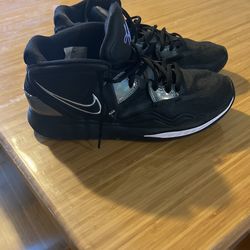 Kyrie Infinity Mens Size 10.5