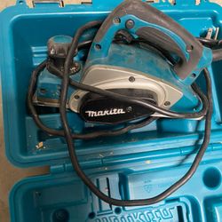Makita 6.5 Amp 3-1/4 in. Corded Handheld Planer With Hard Case