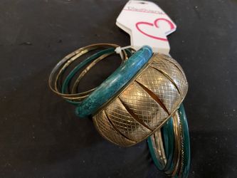 Bracelet