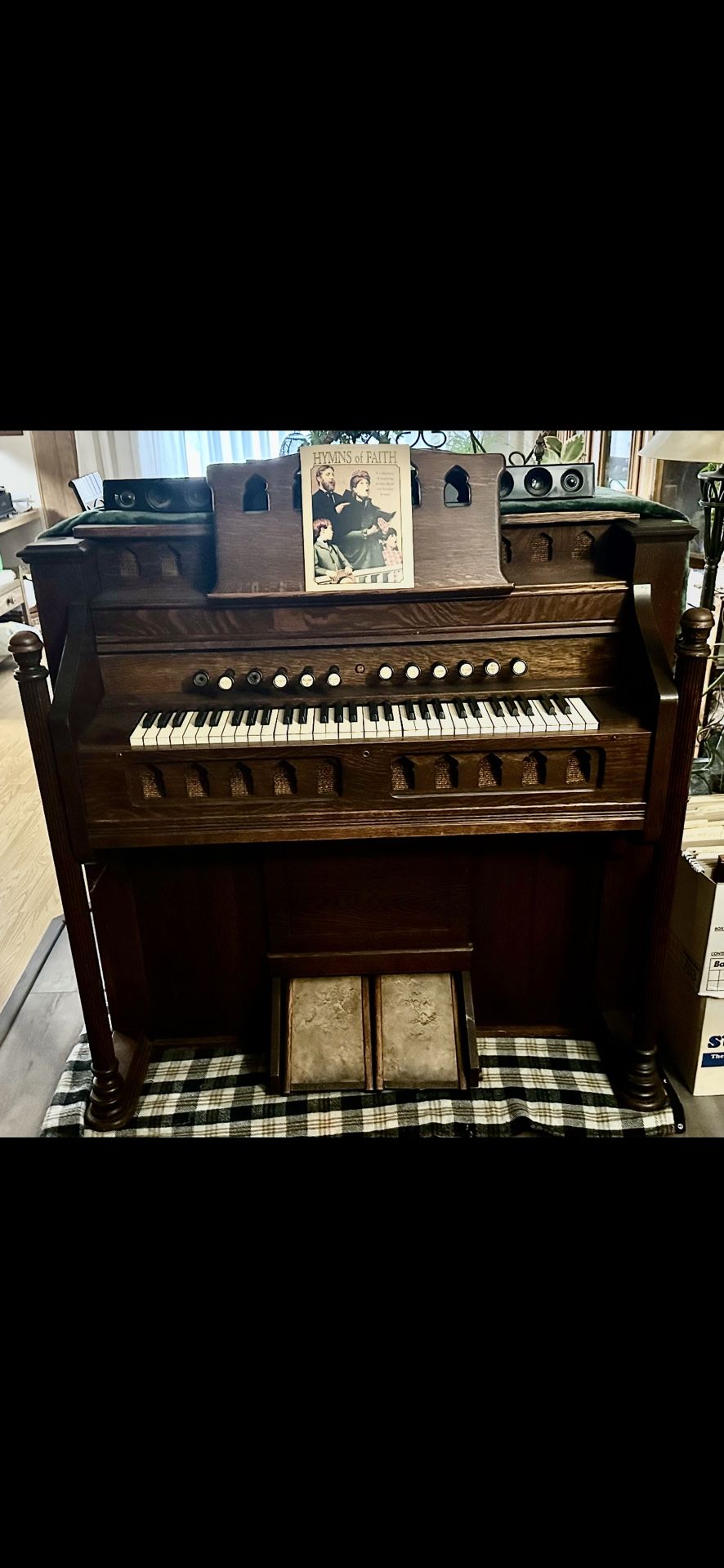 Estey Pump Organ
