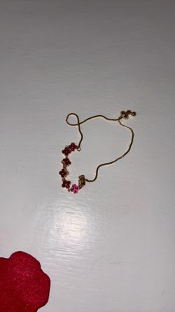 Adjustable bracelet gold tone