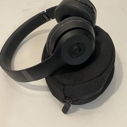 Beats Solo 3 Headphones  80 Obo