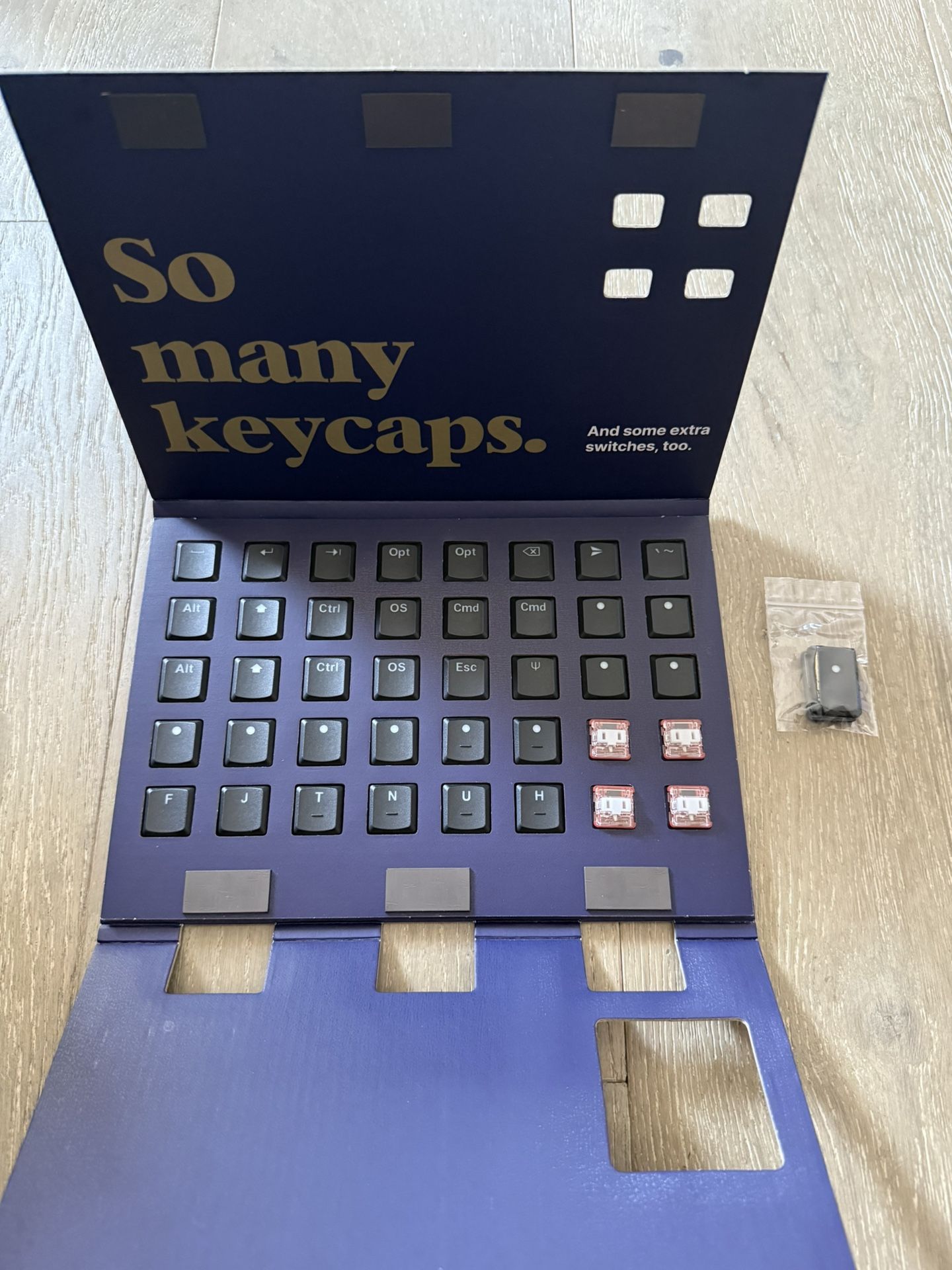 キーボード ZSA Voyager / Linear Light (Pro Red) ZSA Voyager Linear Light (Pro Red) Switches Mechanical Split keyboard