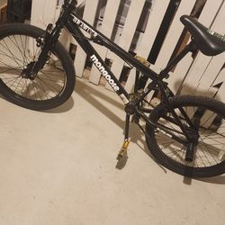 Mongoose Brawler Bmx