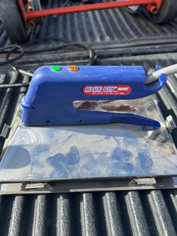 6” Traxx Iron, 3” Crain Iron And Traxx Glue Gun For Flooring