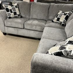 ON SALE SUPER NICE SECTIONAL NEW 