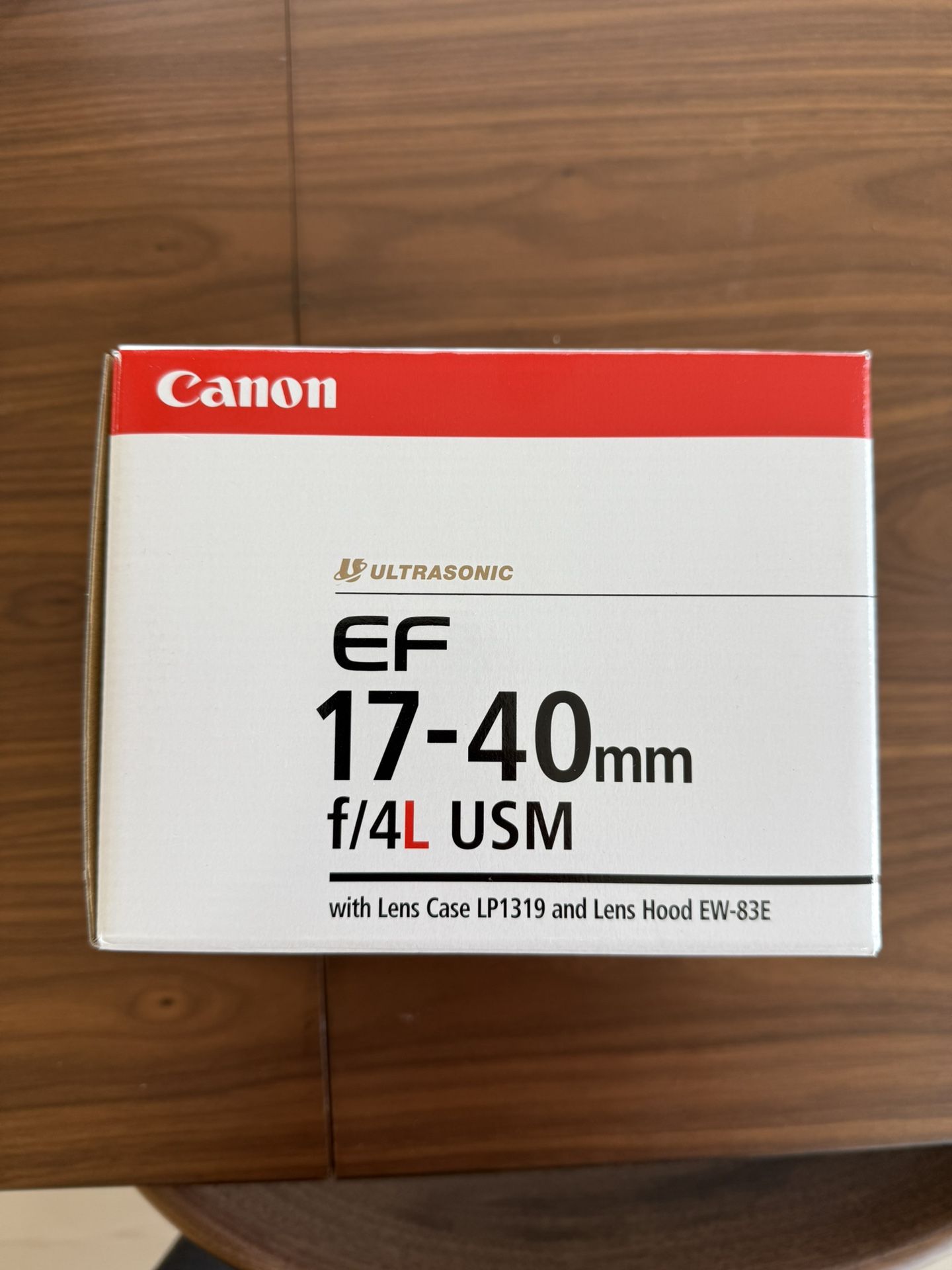 Canon EF 17-40mm f/4L USM Lens w/Lens Hood