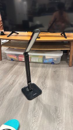 Foldable desk light