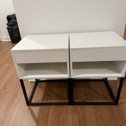 2 Nightstands 