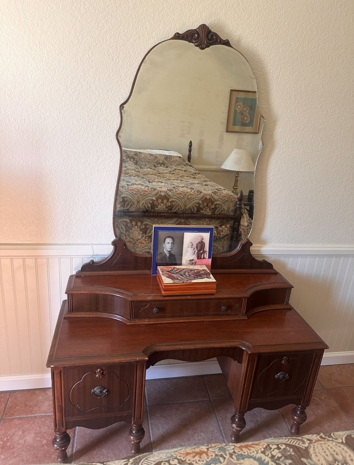 Antique Bedroom Furniture Set