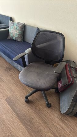 Desk chair