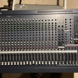 Yamaha Mixing Console MG24fx