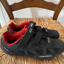 Garneau Cycling Shoes Size 9