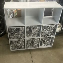 9 square cube storage with cubbies included