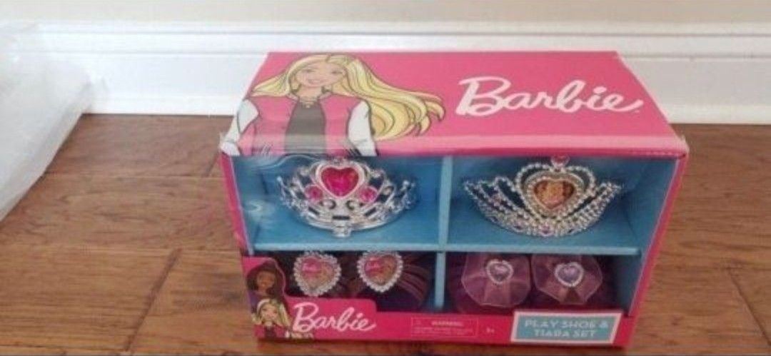Barbie Play Shoe And Tiara Set (New)