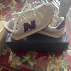 New balance Size 4 1/2 